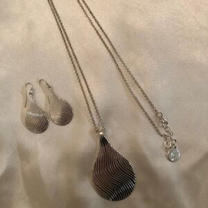 Silver Fashion Necklace and Earrings set